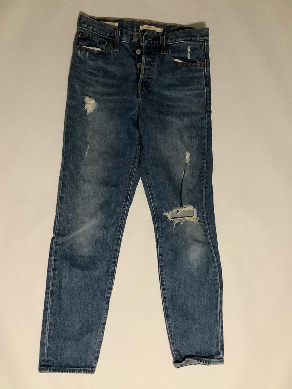 Levis Premium Jeans Wedgie Womens Size 25 Button Fly Medium Wash Distressed EUC - Picture 1 of 6